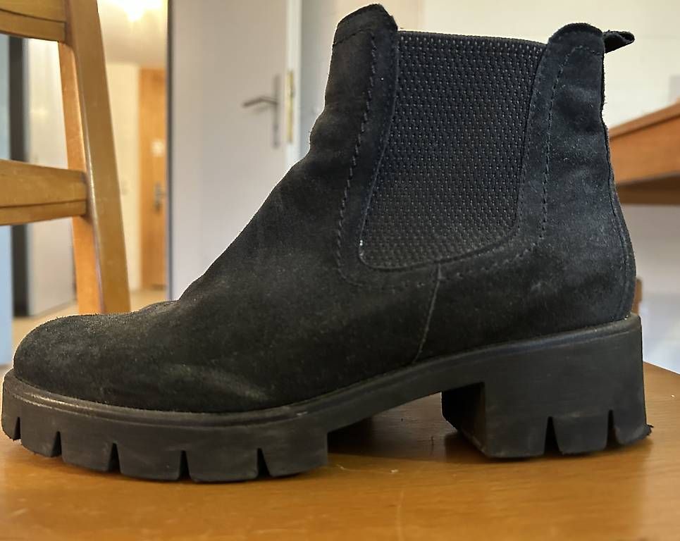 Gabor Scarpe da donna: Wildlederschuh schwarz von Gabor – Usato da Schüpfen venduto da mbern09 1
