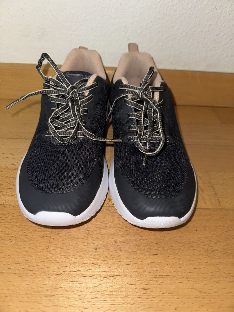 Scarpe da donna: Sport schuhe Gr.39 – Usato da zürich venduto da fufinini4