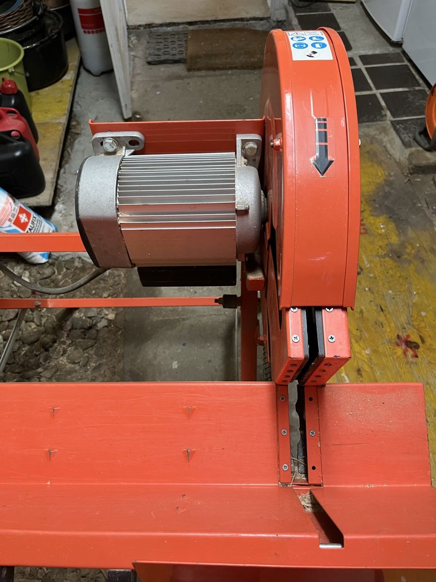 Tutte le macchine: Holz Schneide Machine  – Usato da Flaach venduto da wec_2wsx 5