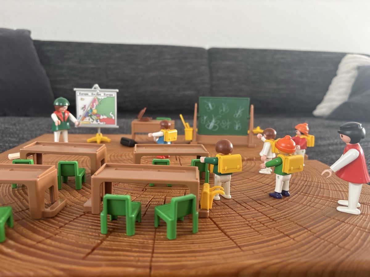 Playmobil Giocattoli: Playmobil alte Schule – Usato da Safenwil venduto da sabikie