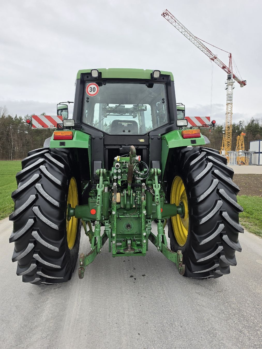 John Deere Trattori: John Deere 6900 mit Druckluft & Frontlader PERLE! – Usato da Bösingen venduto da lauda-lauda 8