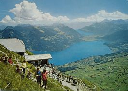 NIESENBAHN Station Berghaus Niesen Kulm, Blick auf Thunersee
