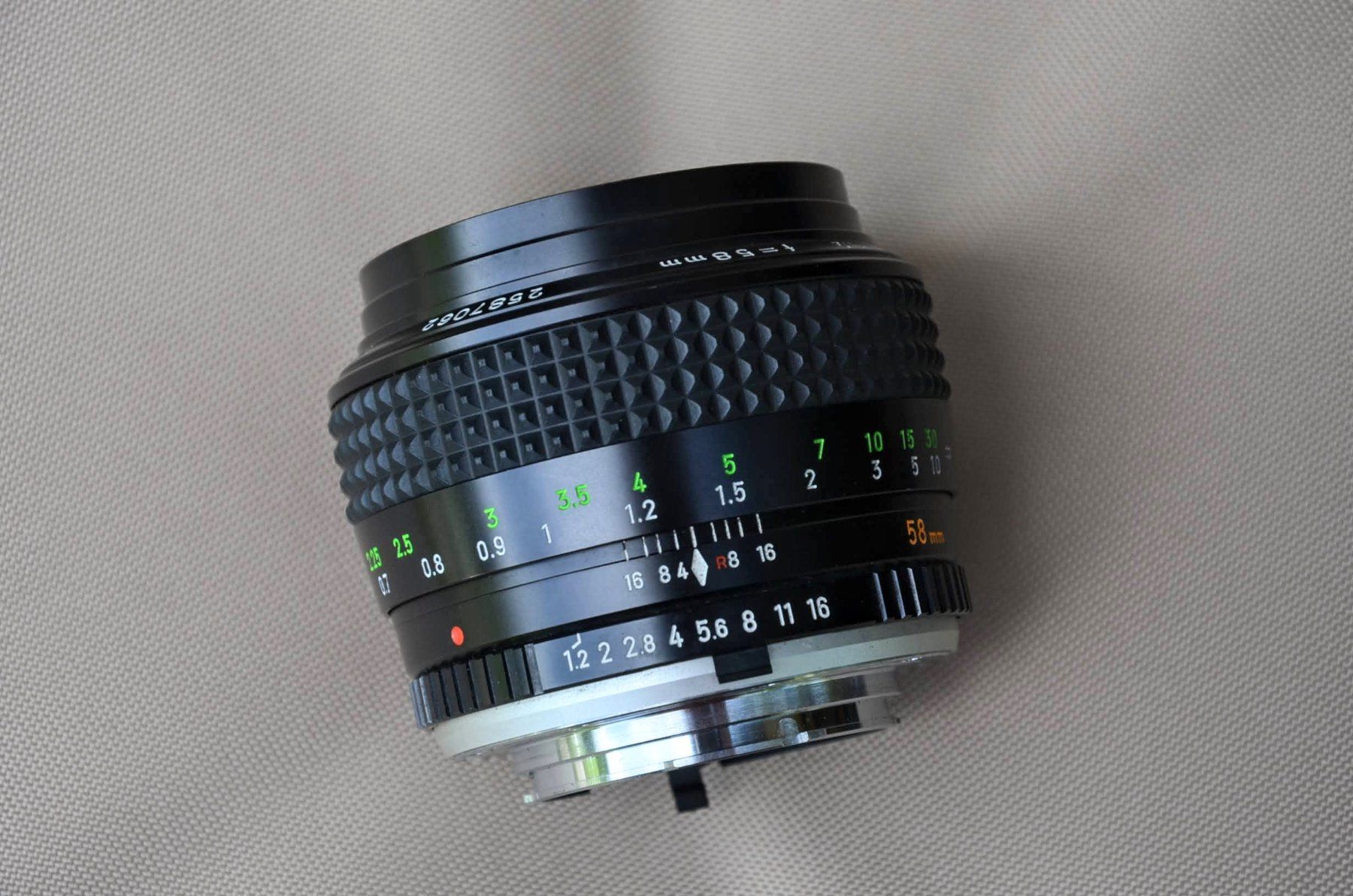 Minolta Objektive: Objektiv Minolta MC Rokkor 58/1.2 – Gebraucht aus Nesslau von 950blue 1
