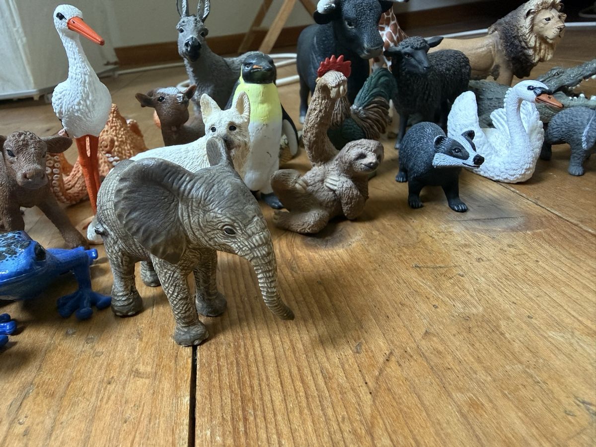 Schleich Figurines: 32 Schleich Tiere  – D'occasion à Zürich par zuerich16 5