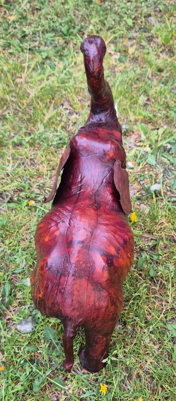 Statuette: Elefant überzogen mit feinem braunem Leder – Usato da Neerach venduto da SilliS 4