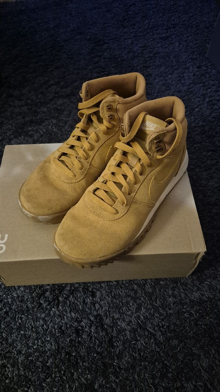 Nike Scarpe da uomo: Chaussures Nike d'hiver – Usato da Lausanne venduto da ben_m6qx 1