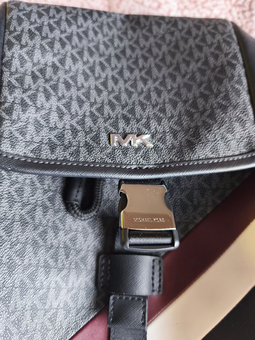 Michael Kors Sacs: Michael Kors Backpack black excellent condition,new – Neuf avec emballage d'origine à Merenschwand par kri_rj6t 2