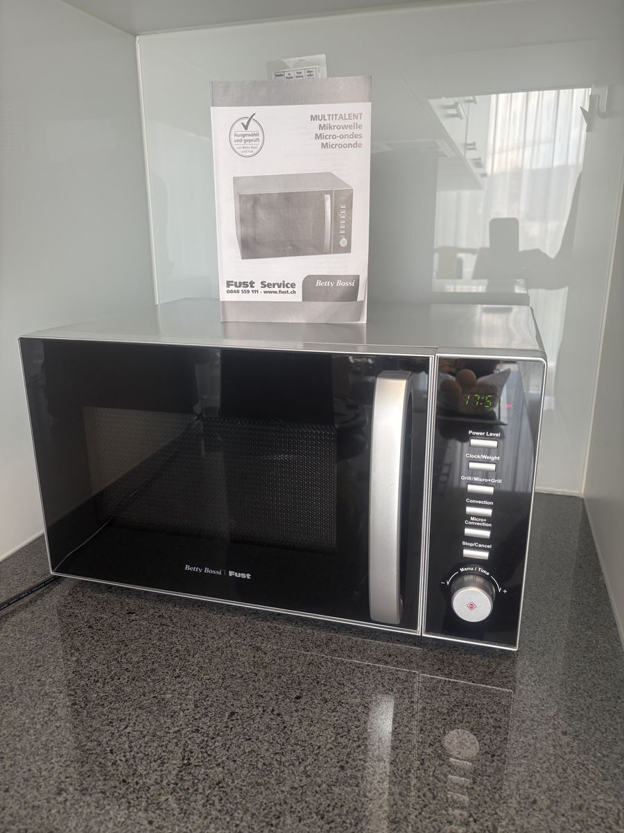 Fust Appareils de cuisine: Mikrowelle Fust  Multitalent – D'occasion à Nussbaumen AG par Tatjana30