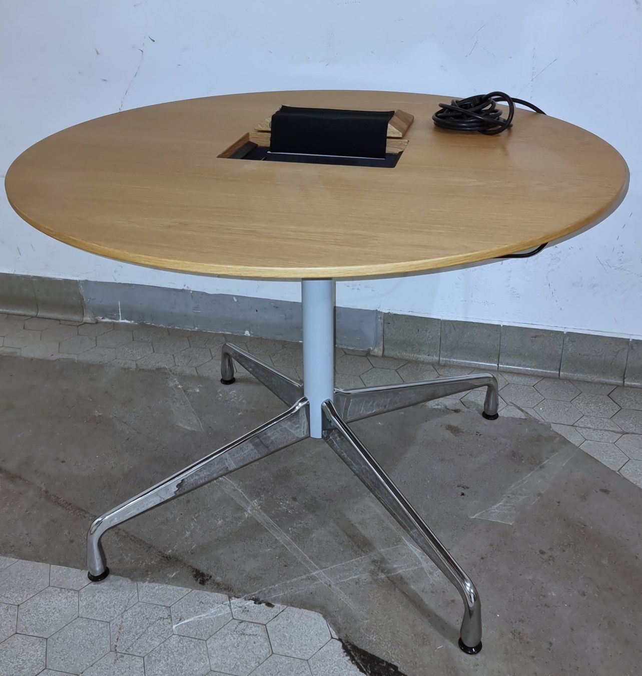 Vitra Tavoli: vitra eames Konferenztisch – Usato da Zürich venduto da Troval84 1