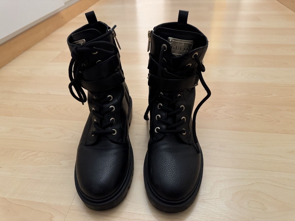Guess Scarpe da donna: Guess Schnürstiefelette - black 38 – Usato da Rotkreuz venduto da luxurybe 3