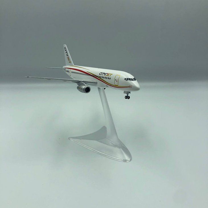 Suchoi Superjet SSJ100 CityJet 1/200 Kaufen auf Ricardo