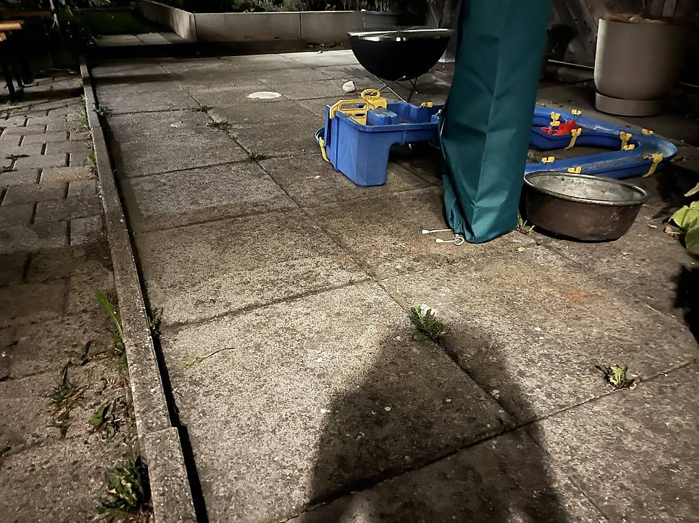 Rivestimenti per pavimenti: Verbundsteine und Betonplatten – Usato da Winterthur venduto da Aisler 1