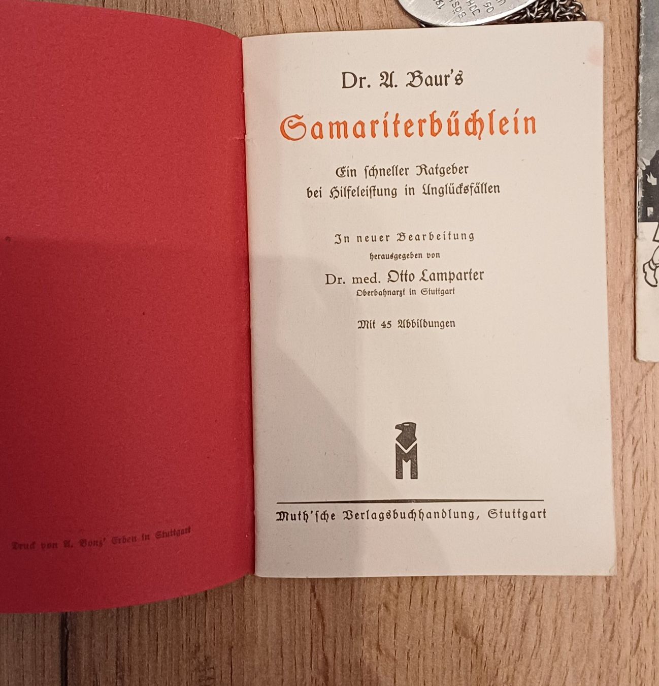 Schweizer Armee Uniformi: Erkennungsmarken, Soldatenbuch, Samariterbuch, Atomwaffe – Usato da Grosswangen venduto da Geschenkberatung 3