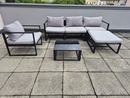 Arredo da esterno: divano, poltrona e tavolino - Affare! ...