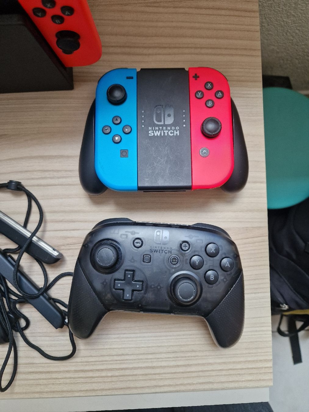 Nintendo Konsolen: Nintendo Switch Konsole + Pro Controller + 5 Games – Gebraucht aus Boppelsen von and_96bm 4