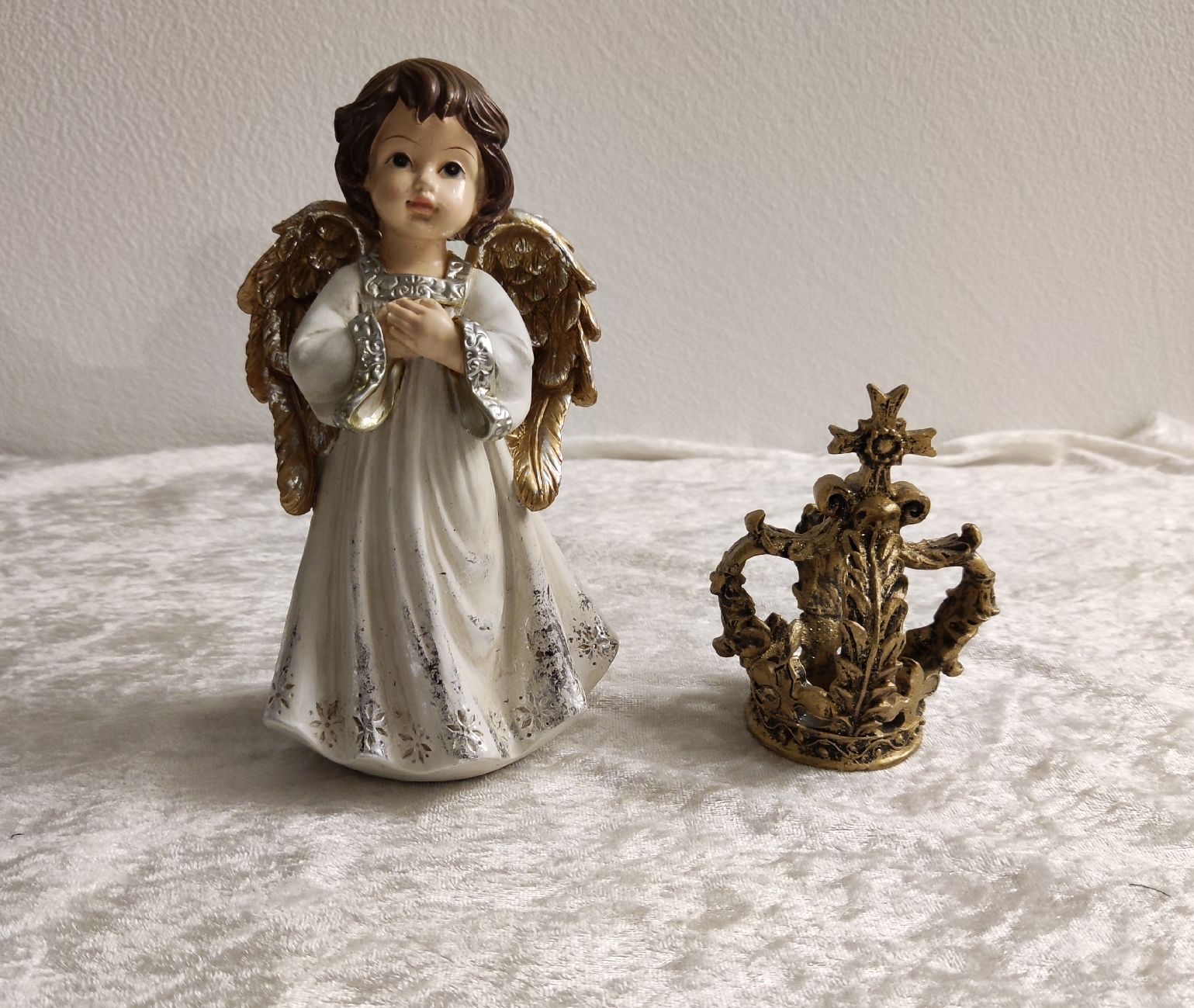 Tutte le decorazioni: Weihnachtsengel mit Krone 👑 – Usato da Chur venduto da Nisami