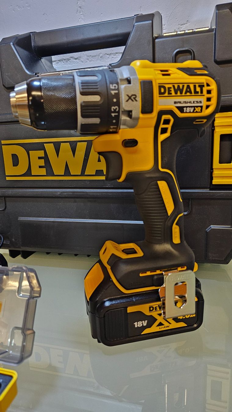 Dewalt Trapani: Dewalt 18V Akkurschrauber Set DCD791 – Nuovo e nell'imballaggio originale da Koppigen venduto da Bracher_Mail-House 4