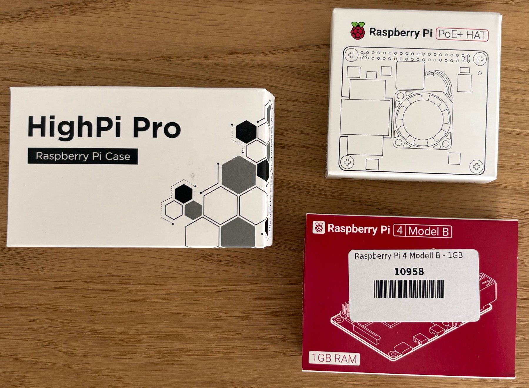 Raspberry Pi PCs: Raspberry Pi 4 Model B - 1GB|PoE+ HAT|HighPi Case|Garantie – Neu und originalverpackt aus Zürich von Gaikokujin 1