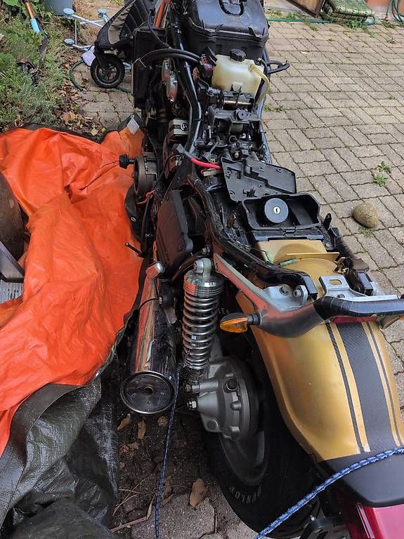 Strasse: Yamaha VMax pour Bricoleur ou pour pièces – Gebraucht aus Apples von Ian1317 3