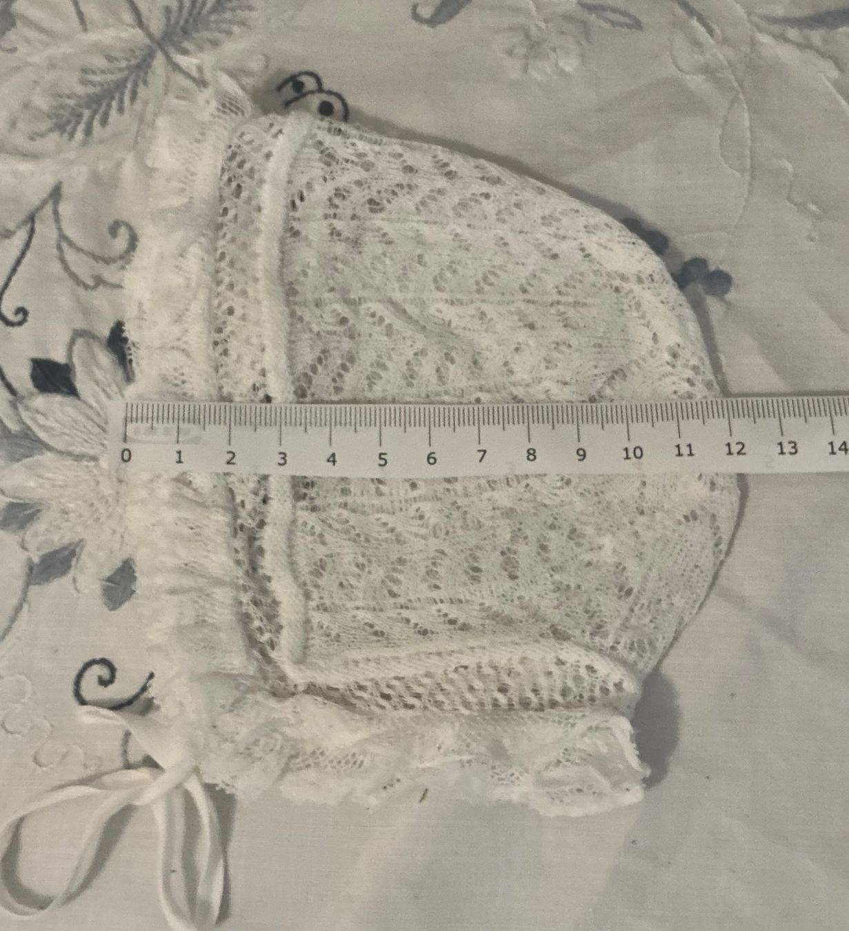 Bambole: SEHR ALTES FILIGRANES HÄUBCHEN HANDGESTRICKT – Usato da Zell LU venduto da Silvermemory 3