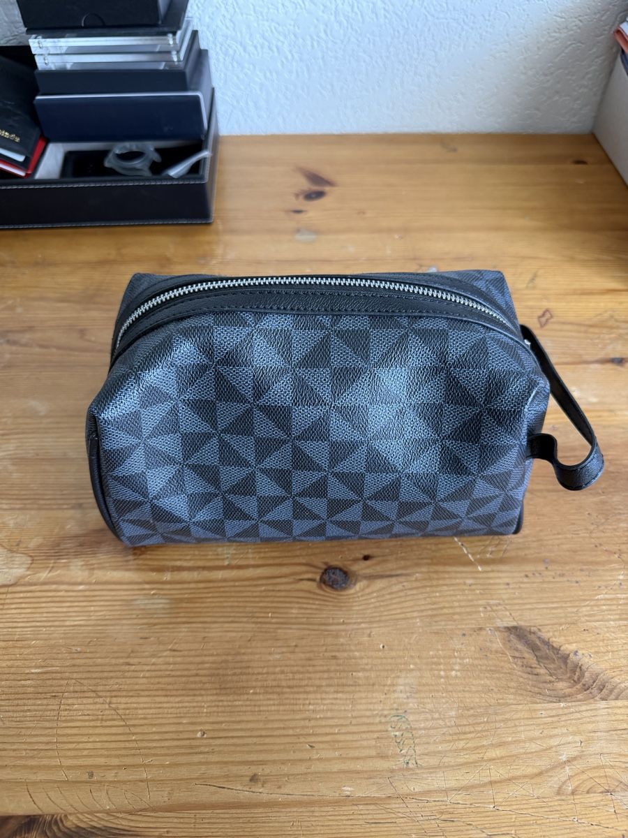 Borse: Trousse de toilette  – Usato da La Chaux-de-Fonds venduto da mih_t8qk 2
