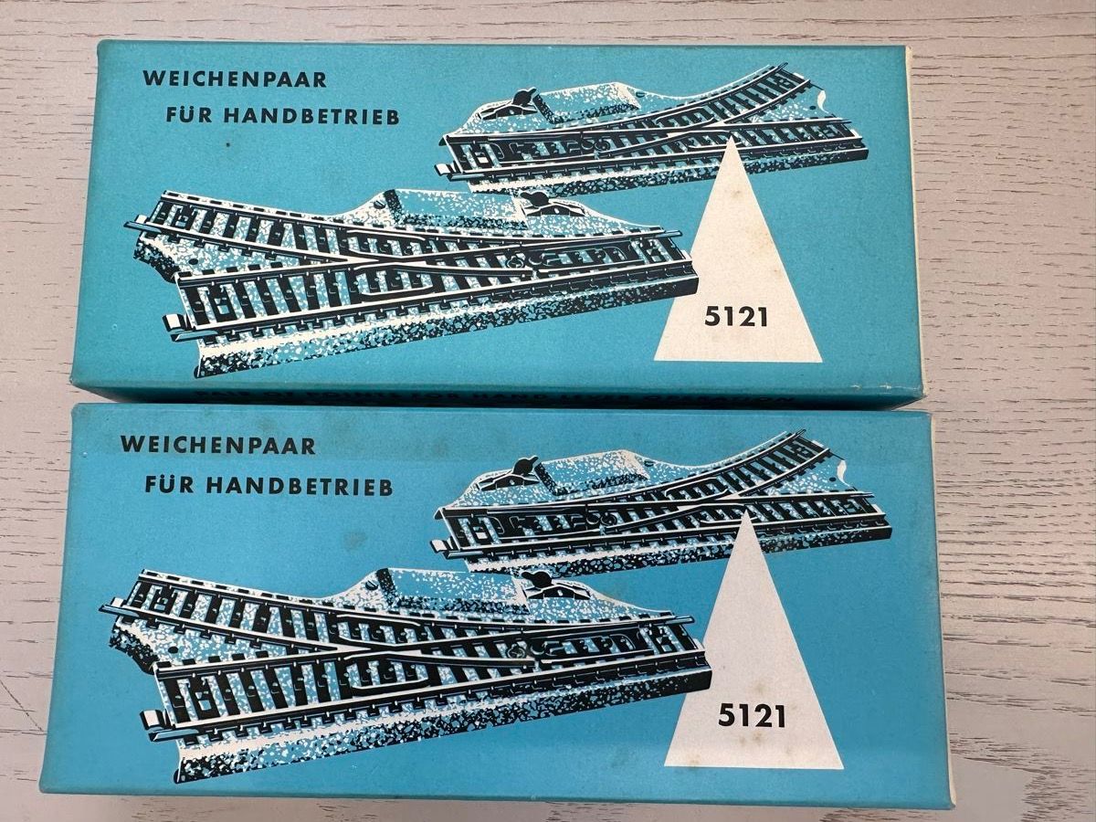 Märklin Modelleisenbahnen: Märklin 2x5121 Handweichenpaare – Gebraucht aus Lupsingen von New-Haven