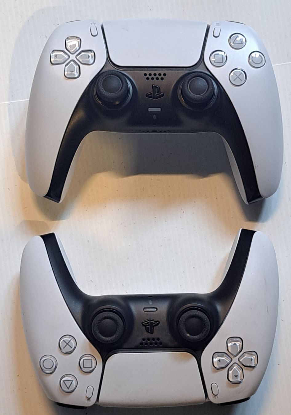 Sony Controller: Ps5 Controller original Sony 2 Stück – Usato da Biel/Bienne venduto da Sasha4u 1