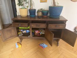 Sideboard aus Holz dunkel mit drei Schubladen gebraucht