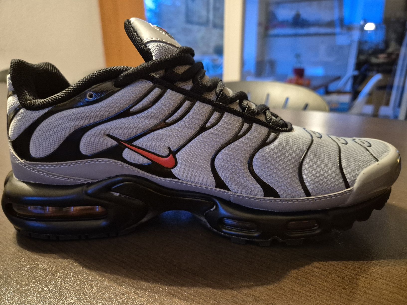 Nike Scarpe da uomo: Nike Air Max Plus TN Wolf Grey Black, taille 44 – Nuovo (secondo la descrizione) da champvent venduto da chrisdta 2
