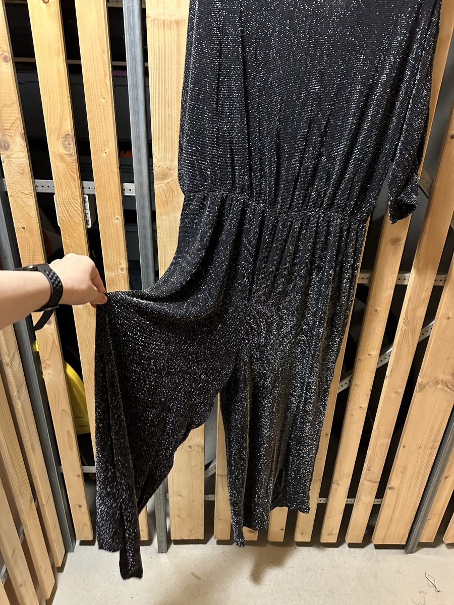 Monki Tute: Glitzer Jumpsuit von Monki – Usato da Uster venduto da staernli4 1