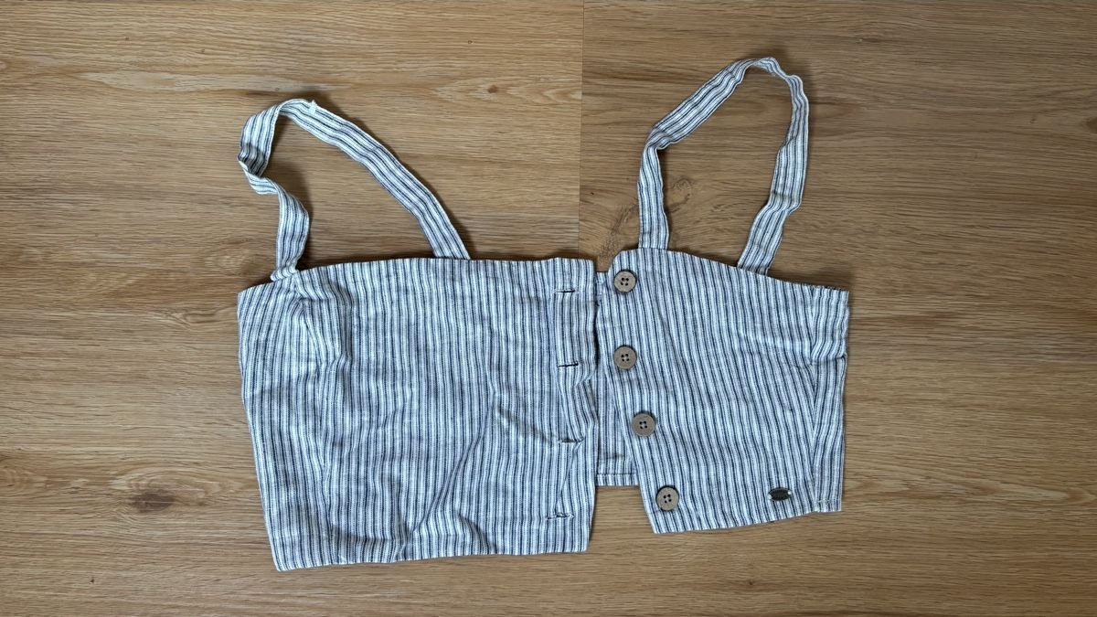 Top: Wunderschönes Top, blau-weiss gesteift – Usato da Roggwil BE venduto da R..