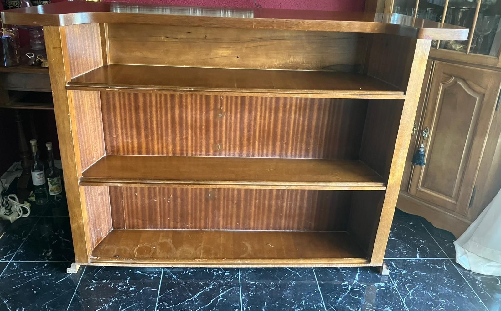 Allestimento di negozi e stand fieristici: Schöne Holzbar mit 5 Barhocker – Usato da Steffisburg venduto da Netteli 2