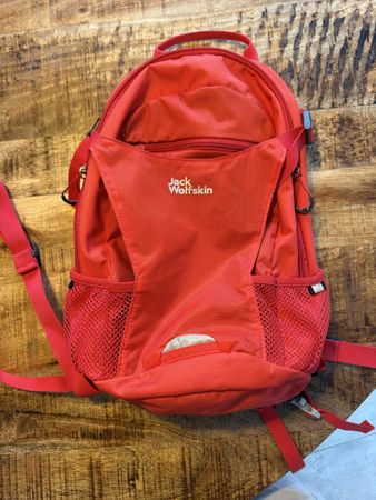 Sac à dos Jack Wolfskin rouge modèle Vélo City 