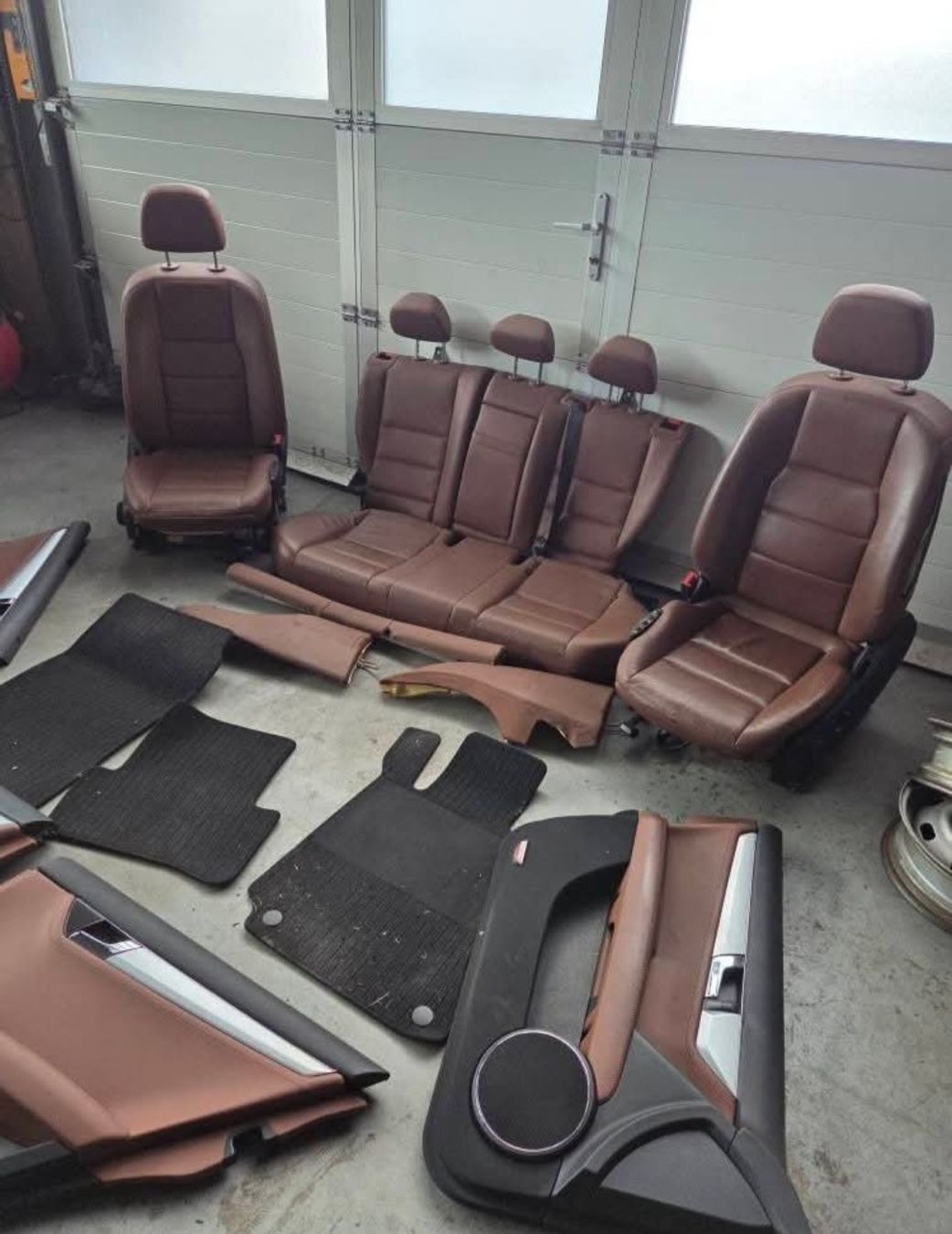 Mercedes-Benz Tutti pezzi di ricambio auto: Mercedes-Benz C320 2008  – Usato da Zuchwil venduto da Kevi2022