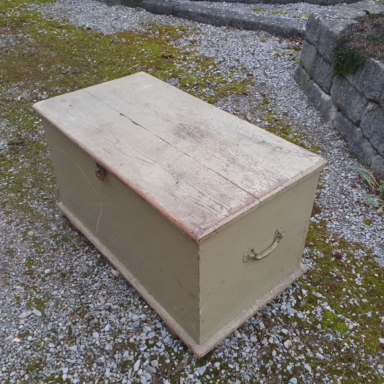 Cassapanche: Henkell Trocken Sekt Truhe Sitztruhe – Usato da Uesslingen venduto da 1Atelier 5