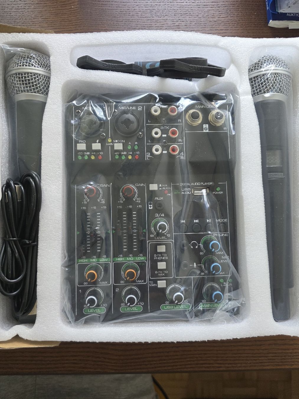 Console di mixaggio: 5-Channel Wireless Mixer with Effects & USB – Nuovo e nell'imballaggio originale da Dietikon venduto da ninuzzo28 3