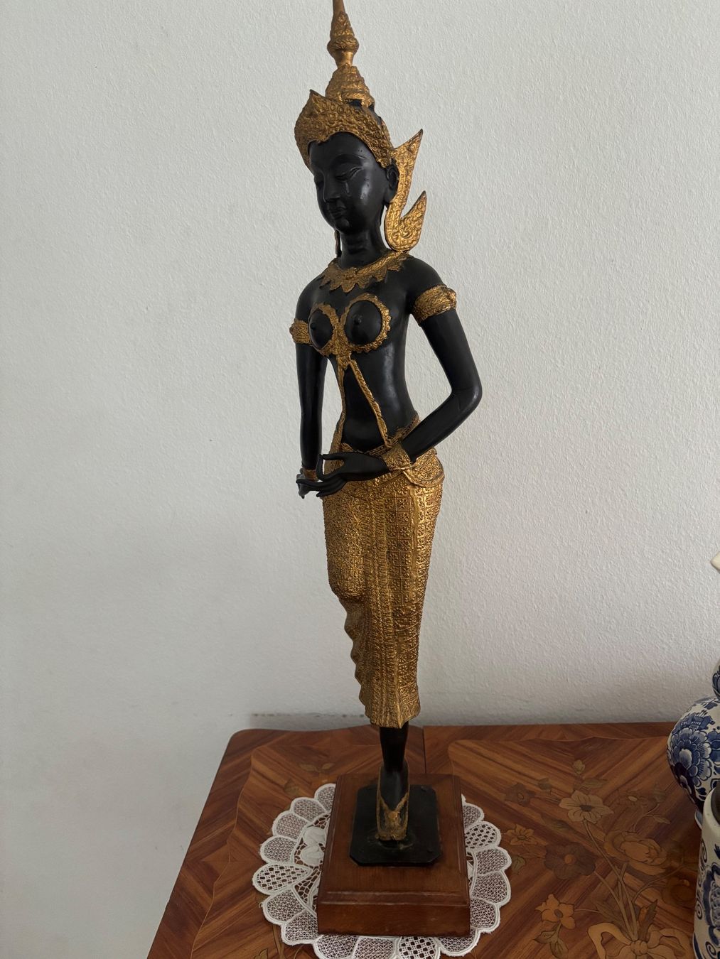 Statuette: Asiatische Tempeltänzerin Bronze – Usato da Kriens venduto da Mollinos 1