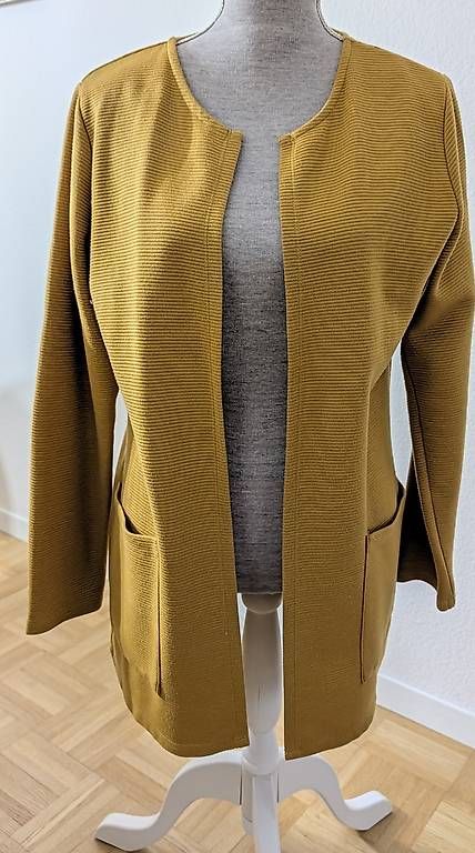Jacken: Senfgelbe Jacke – Gebraucht aus Mönchaltorf von lar_8s5g