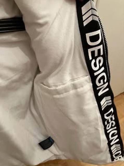 Giacche: Schöne weisse Winter-/Ski-Jacke mit schwarzem Spruchband – Usato da Rümlang venduto da Speedy-Cat 2