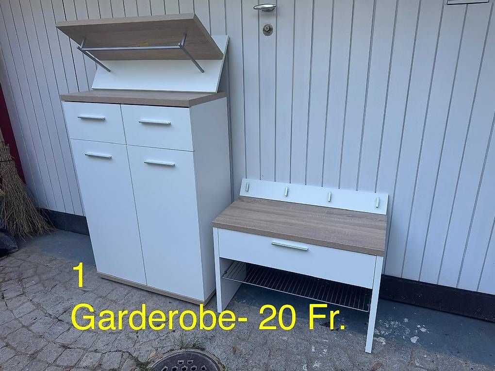 Garderobe: Garderobe – Gebraucht aus Frauenfeld von Hv