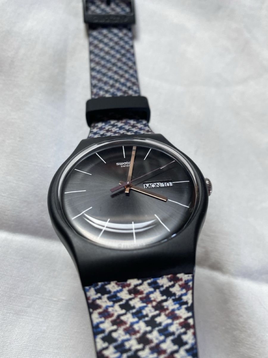 Swatch Uhren: Swatch Black Watch Houndstooth Strap - Unisex – Neu und originalverpackt aus Buttikon SZ von Maxwelltime 1