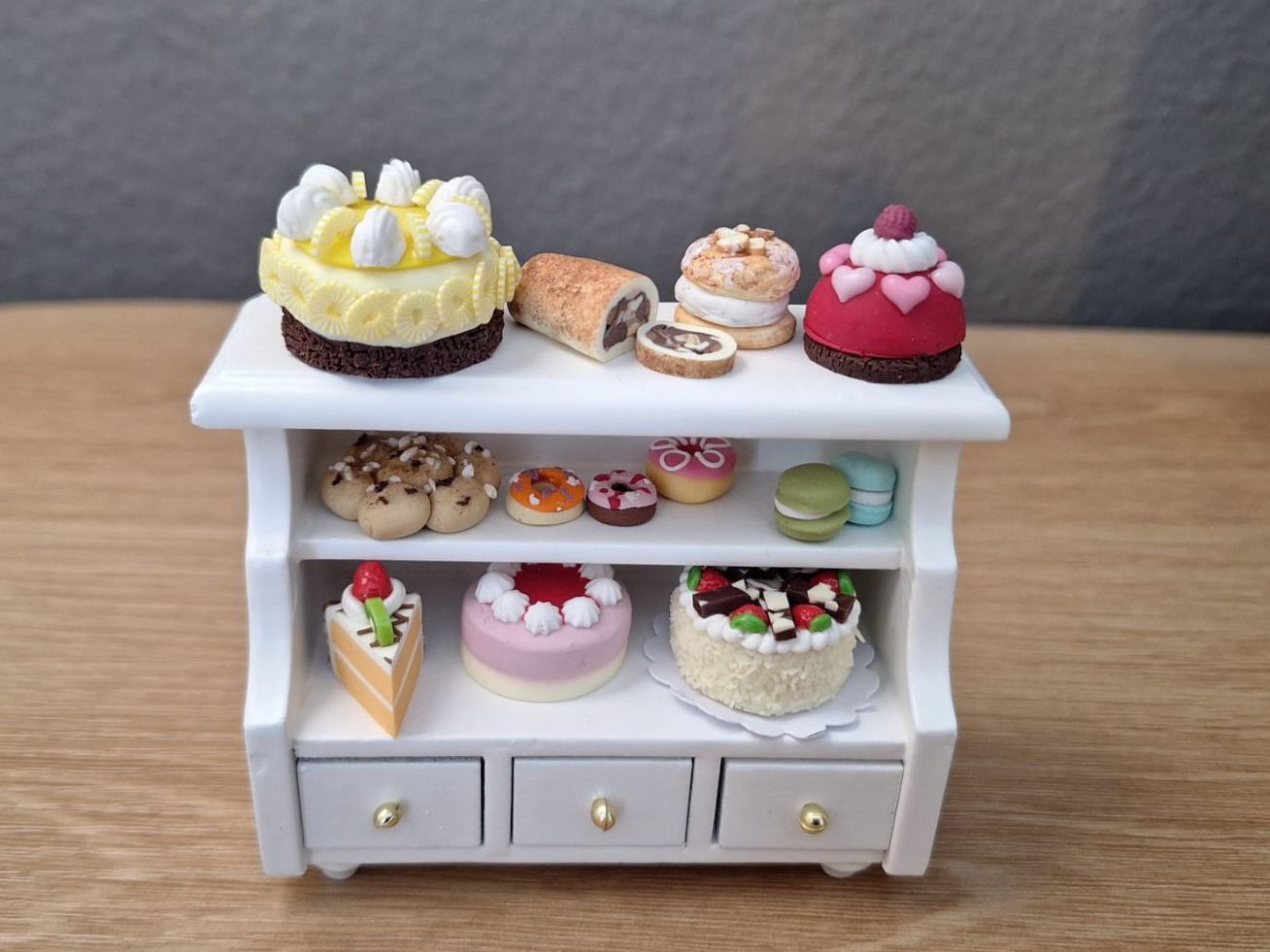 Maisons & Meubles de poupées: Puppenhaus Dessert Möbel, Torten – Neuf (Voir description) à Zürich par HandmadeTinyFood 3