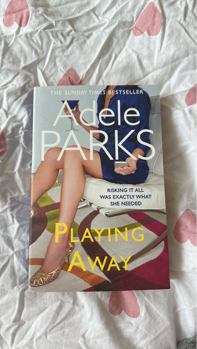 Libri: English book - playing away – Usato da Lausanne venduto da pin_q6zj