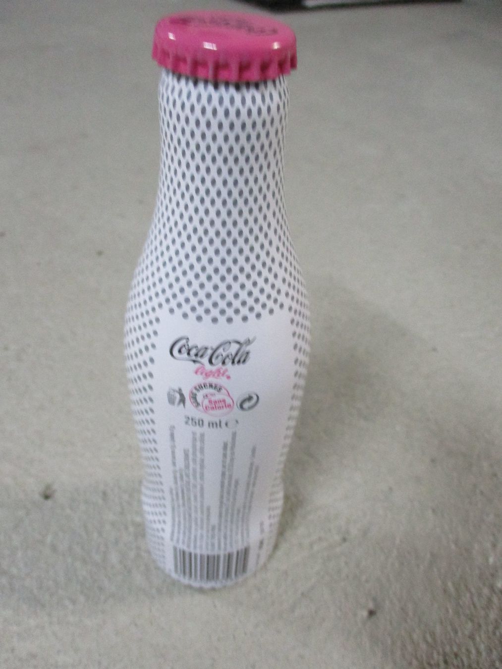 Altro in Stoviglie & Bicchieri: Coca Cola Karl Lagerfeld – Nuovo (secondo la descrizione) da Rubigen venduto da Wbowtie 1
