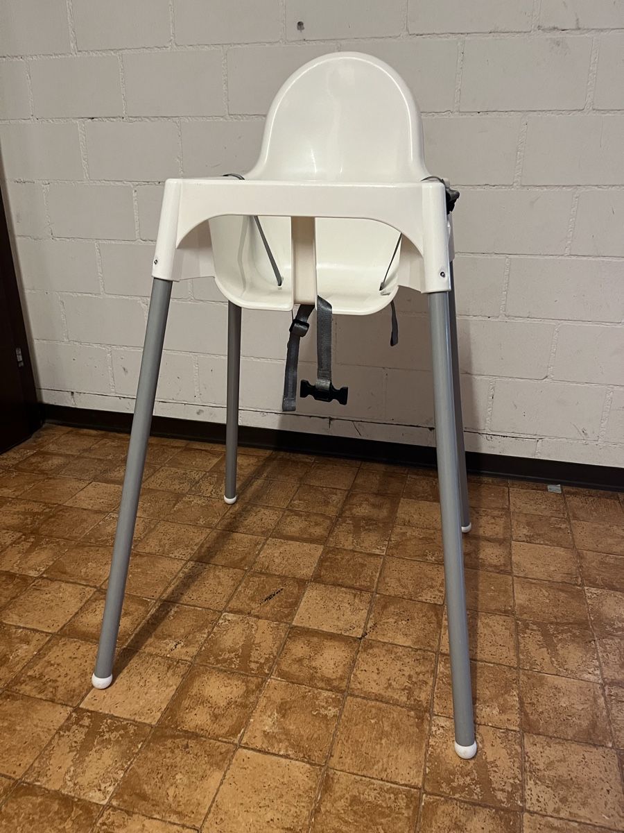 Ikea Seggioloni: Hochstuhl IKEA weiss gebraucht – Usato da Dielsdorf venduto da smeh11