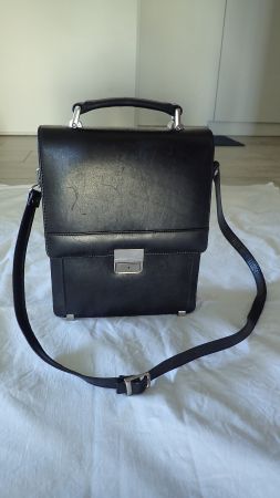 Elegante Handtasche aus Leder - mit Schulterriemen