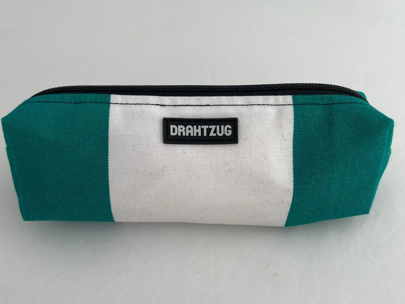 Plumiers: Etui mit Reissverschluss – Neuf avec emballage d'origine à Zürich par Drahtzug
