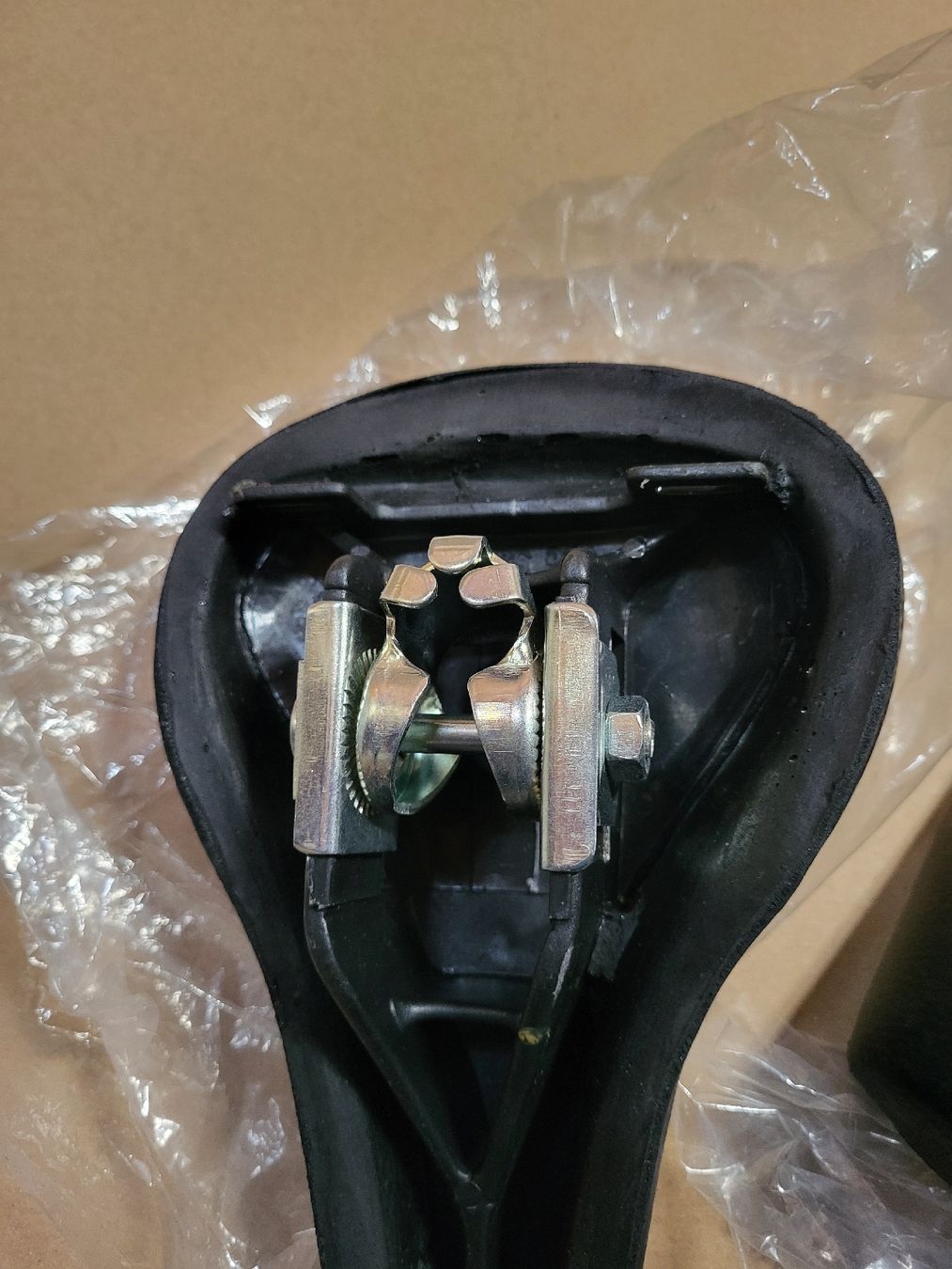 Pezzi di ricambio: Velosattel 7 stück Neu – Nuovo e nell'imballaggio originale da Riehen venduto da tamola67 3