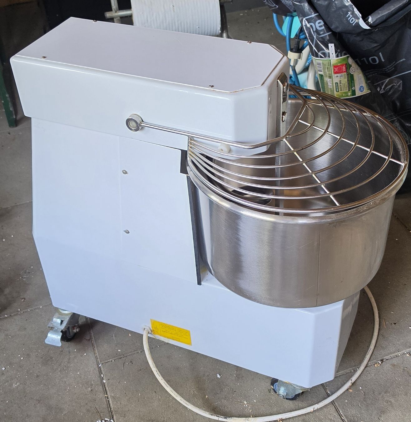 Elettrodomestici da cucina: Industriemaschine Knetmaschine  – Usato da Erlinsbach SO venduto da dopadach