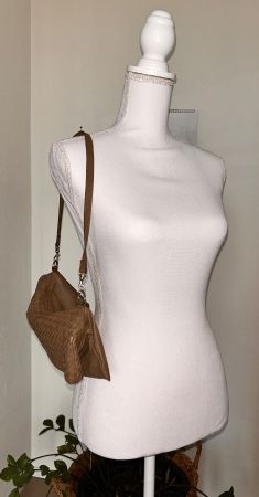 Clutch von NURAGE aus Leder, beige-taube